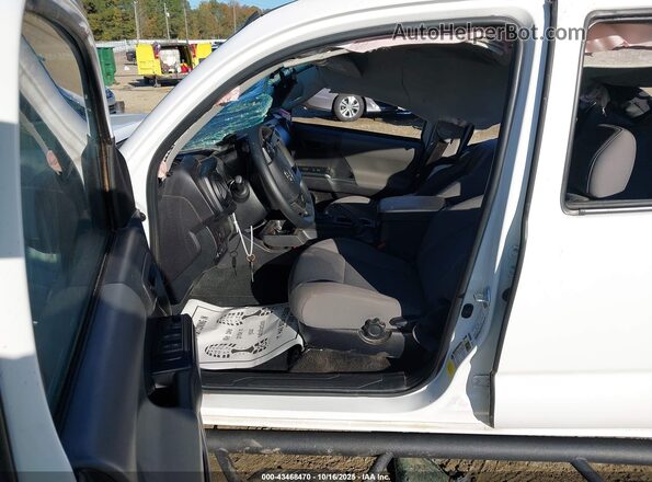 3TMCZ5AN3PM654637 2023 TOYOTA TACOMA White Vista interior delantera