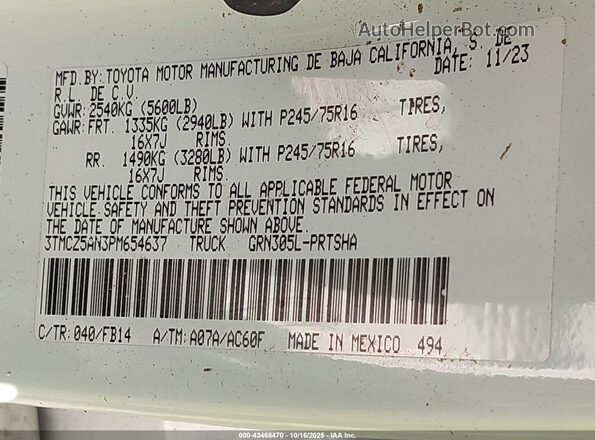 3TMCZ5AN3PM654637 2023 TOYOTA TACOMA White Vista del compartimento del motor