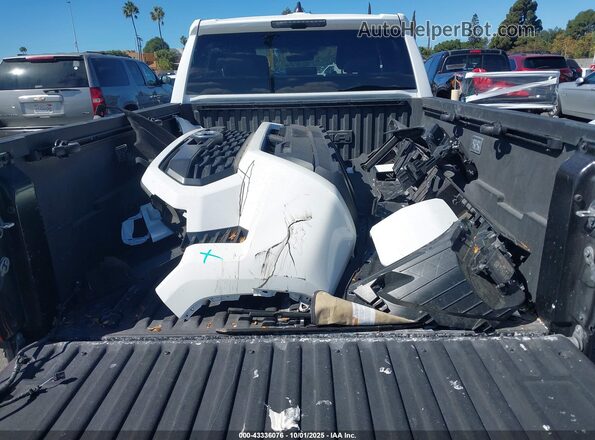 3TMLB5FNXRM018362 2024 TOYOTA TACOMA White Widok zestawu wskaźników