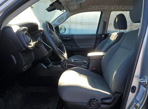 3TYAX5GN4NT035664 2022 TOYOTA LE Silver Вид салону спереду