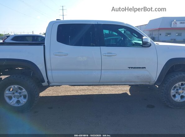 3TYCZ5AN4NT096329 2022 TOYOTA TACOMA White Вид задньої частини салону
