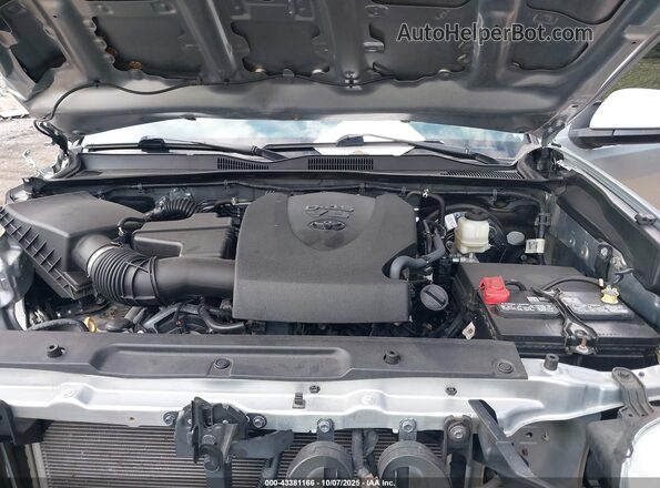 3TYCZ5AN6NT077233 2022 TOYOTA TACOMA Silver Հետևի տեսք