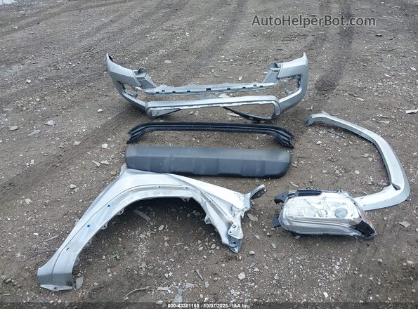 3TYCZ5AN6NT077233 2022 TOYOTA TACOMA Silver Սարքավորումների վահանակի տեսք