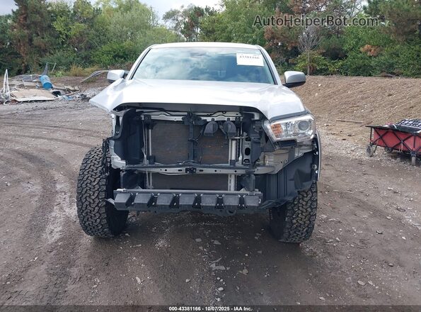 3TYCZ5AN6NT077233 2022 TOYOTA TACOMA Silver Սալոնի հետևի տեսք