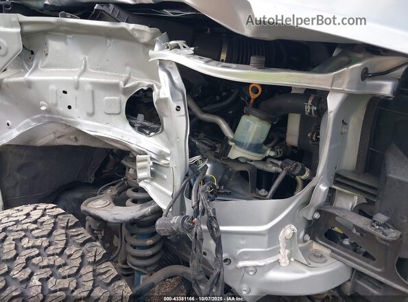 3TYCZ5AN6NT077233 2022 TOYOTA TACOMA Silver 