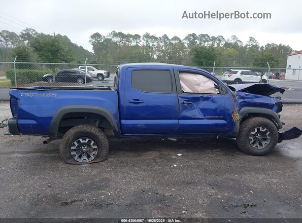 3TYCZ5ANXNT102165 2022 TOYOTA TACOMA 4WD Blue Rear interior view