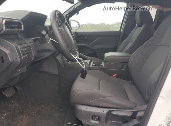 3TYJDAHN7ST019132 2025 TOYOTA TACOMA White Front interior view