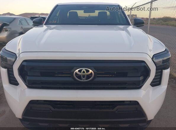 3TYJDAKN7ST020337 2025 TOYOTA TACOMA White Вид задньої частини салону