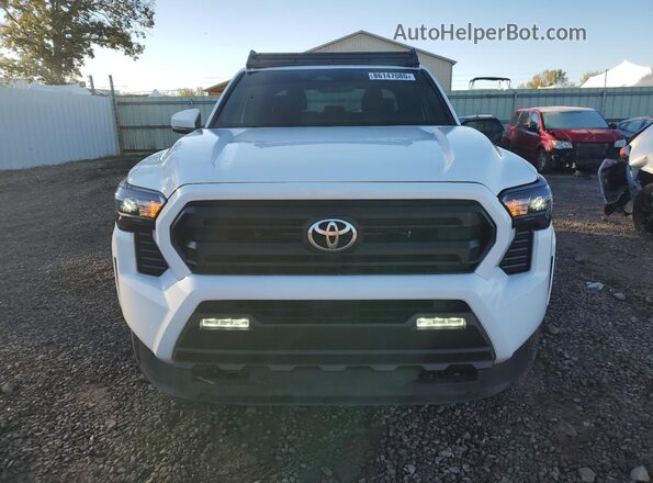 3TYLB5JN6RT040080 2024 TOYOTA LE White Front view