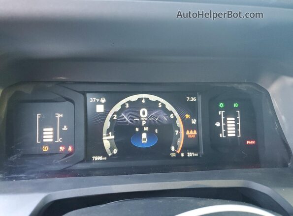 3TYLB5JN6RT040080 2024 TOYOTA LE White Instrument cluster view