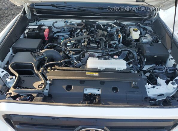 3TYLB5JN6RT040080 2024 TOYOTA LE White Rear interior view