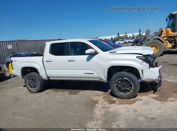3TYLC5LN5ST028857 2025 TOYOTA TACOMA HYBRID White Vista interior de 360 grados