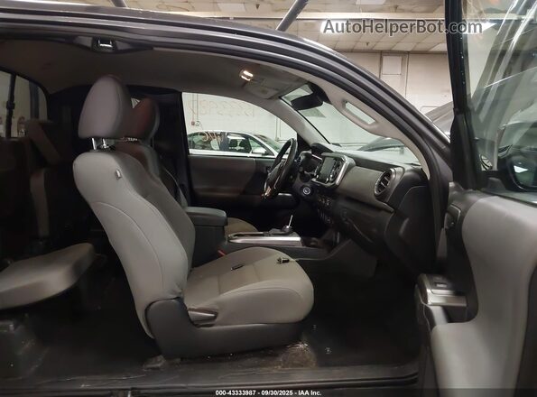 3TYRX5GN2NT038677 2022 TOYOTA TACOMA Gray Vista interior delantera