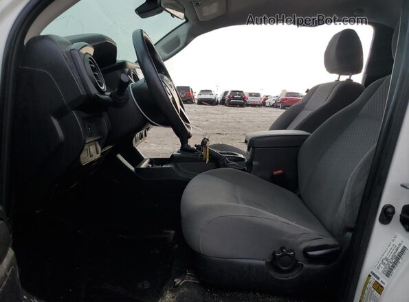 3TYRX5GN8NT050459 2022 TOYOTA TACOMA White Widok wnętrza z przodu