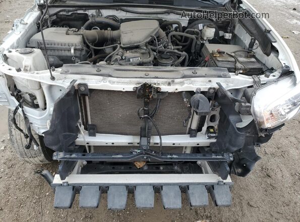 3TYRX5GN8NT050459 2022 TOYOTA TACOMA White Widok wnętrza z tyłu