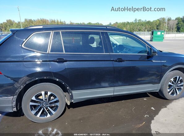 3VV0B7AX3NM045910 2022 VOLKSWAGEN TIGUAN Black Rear interior view