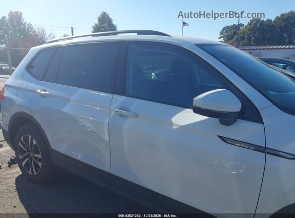 3VV0B7AX3NM097859 2022 VOLKSWAGEN TIGUAN Белый Вид задней части салона