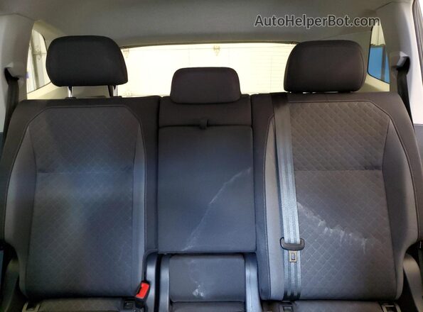 3VV0B7AX8LM113955 2020 VOLKSWAGEN TIGUAN Silver Հետևի նստատեղերի տեսք