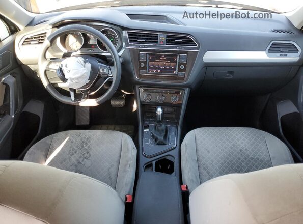 3VV1B7AX1JM031843 2018 VOLKSWAGEN TIGUAN Gray 