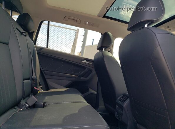 3VV2B7AX1NM164855 2022 VOLKSWAGEN TIGUAN Black უკანა სავარძლების ხედი