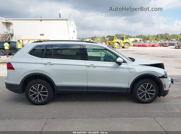 3VV2B7AX2LM006165 2020 VOLKSWAGEN TIGUAN White Rear interior view