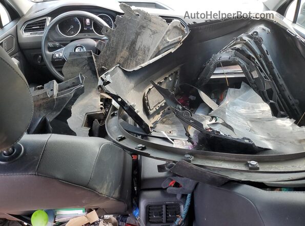 3VV2B7AX2LM053258 2020 VOLKSWAGEN TIGUAN Black Dashboard view