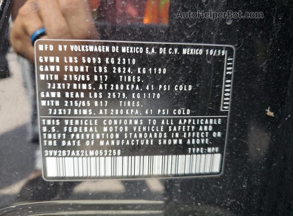 3VV2B7AX2LM053258 2020 VOLKSWAGEN TIGUAN Black Engine compartment view