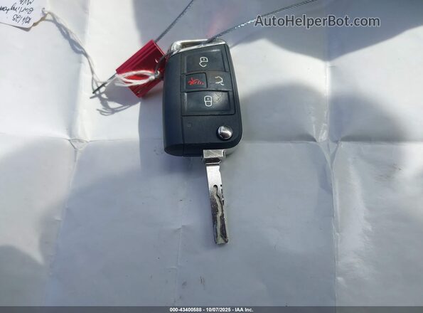 3VV2B7AX2LM156048 2020 VOLKSWAGEN TIGUAN Blue Вид панелі приладів