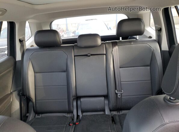 3VV2B7AX3JM075704 2018 VOLKSWAGEN TIGUAN Green 