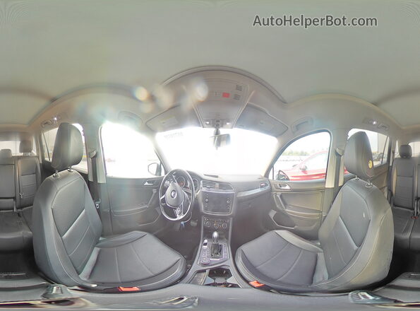 3VV2B7AX3JM075704 2018 VOLKSWAGEN TIGUAN Green 