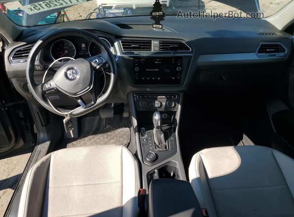 3VV2B7AX4LM136755 2020 VOLKSWAGEN TIGUAN Black Dashboard view