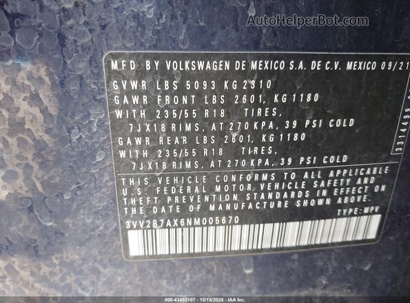 3VV2B7AX6NM005670 2022 VOLKSWAGEN TIGUAN Blue Widok komory silnika