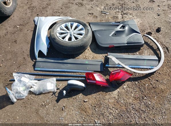3VV2B7AX7JM106646 2018 VOLKSWAGEN TIGUAN White Սարքավորումների վահանակի տեսք