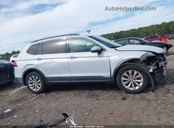 3VV2B7AX7KM048667 2019 VOLKSWAGEN TIGUAN White Rear interior view