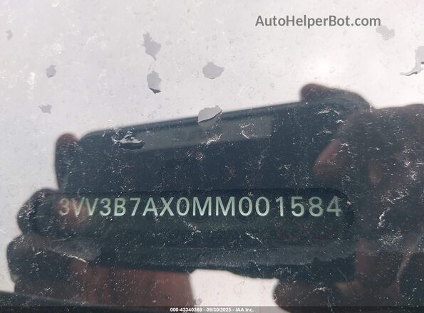 3VV3B7AX0MM001584 2021 VOLKSWAGEN TIGUAN Silver 