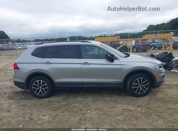 3VV3B7AX0MM001584 2021 VOLKSWAGEN TIGUAN Silver Rear interior view