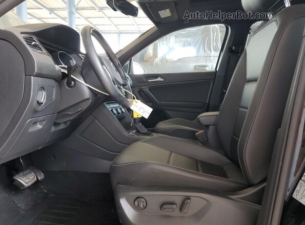 3VV3B7AX0MM153025 2021 VOLKSWAGEN TIGUAN Black 