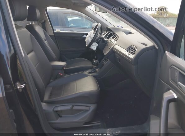 3VV3B7AX2MM073502 2021 VOLKSWAGEN TIGUAN Black Սալոնի դիմացի տեսք