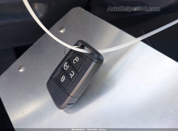 3VV3B7AX2NM171088 2022 VOLKSWAGEN TIGUAN Белый Вид панели приборов