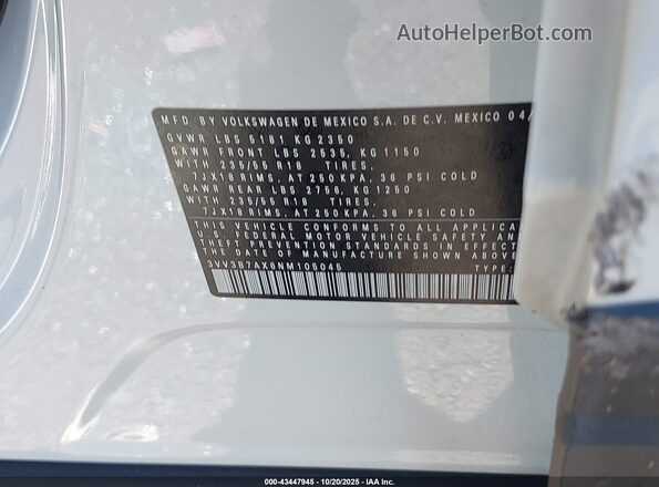 3VV3B7AX6NM105045 2022 VOLKSWAGEN TIGUAN White Widok komory silnika