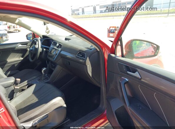 3VV3B7AX6NM170395 2022 VOLKSWAGEN TIGUAN Red წინა სალონის ხედი