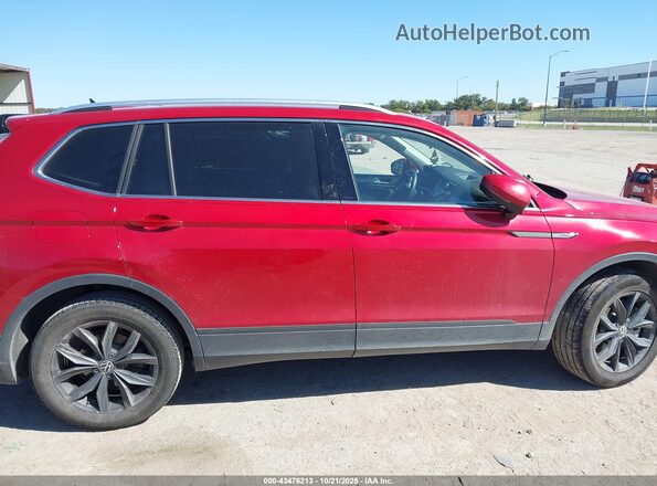 3VV3B7AX6NM170395 2022 VOLKSWAGEN TIGUAN Red უკანა სალონის ხედი