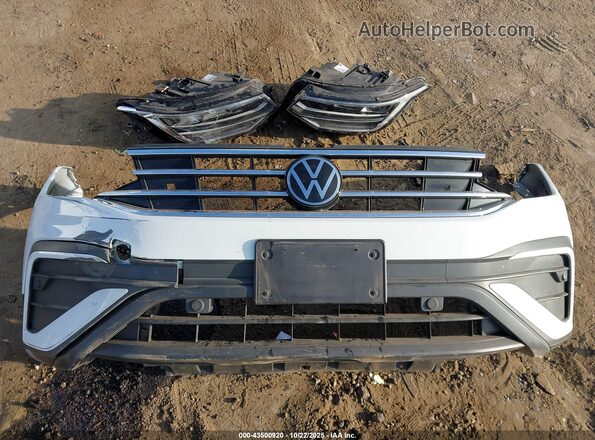 3VV3B7AX6RM062915 2024 VOLKSWAGEN TIGUAN White ხელსაწყოთა პანელის ხედი