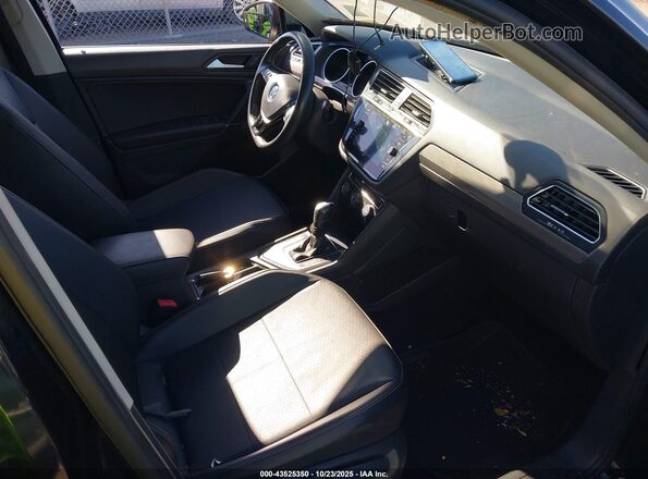 3VV3B7AX8LM081733 2020 VOLKSWAGEN TIGUAN Black წინა სალონის ხედი