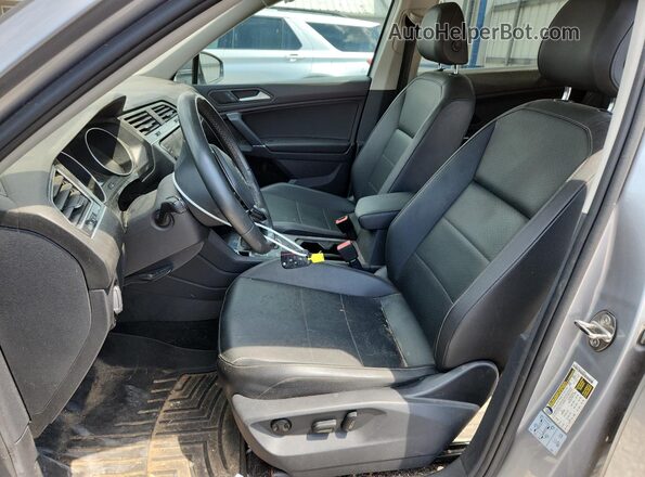 3VV3B7AX8LM097785 2020 VOLKSWAGEN TIGUAN Gray წინა სალონის ხედი