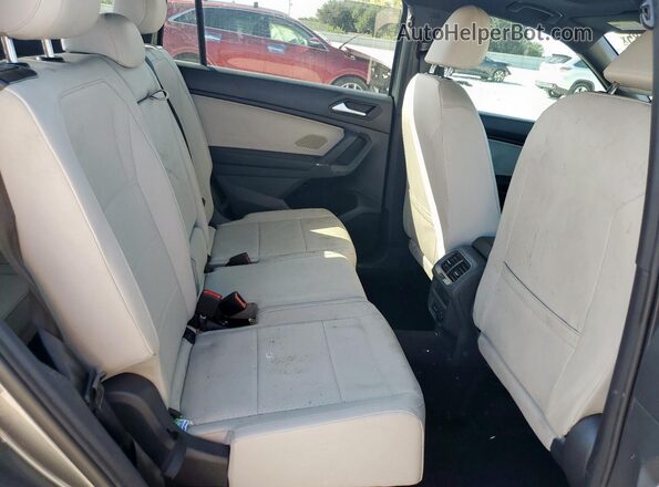 3VV3B7AX8LM130560 2020 VOLKSWAGEN TIGUAN Gray Rear interior view