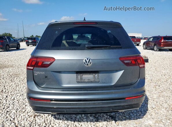 3VV3B7AX8LM130560 2020 VOLKSWAGEN TIGUAN Gray Rear view