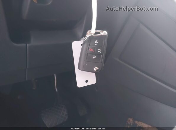 3VV3B7AX9LM095270 2020 VOLKSWAGEN TIGUAN Blue Dashboard view
