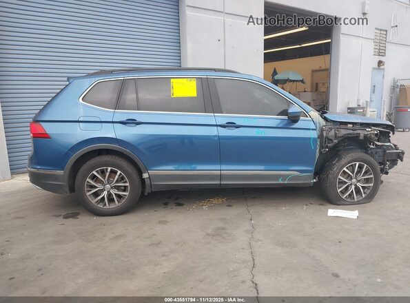 3VV3B7AX9LM095270 2020 VOLKSWAGEN TIGUAN Blue Rear interior view