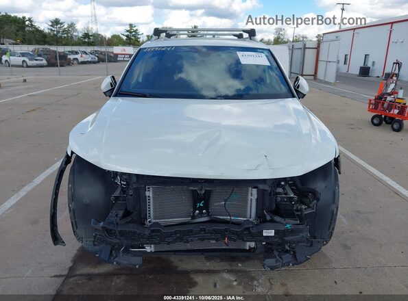 3VV4B7AX0RM185291 2024 VOLKSWAGEN TIGUAN Белый Вид задней части салона